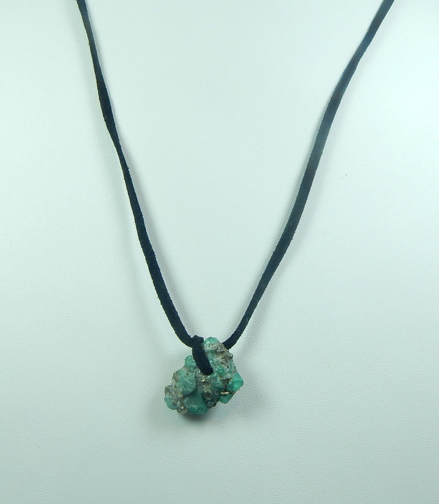 Colombian Emerald Rock with Crystals 26.00 Cts Raw Natural Mineral Beryl Muzo M