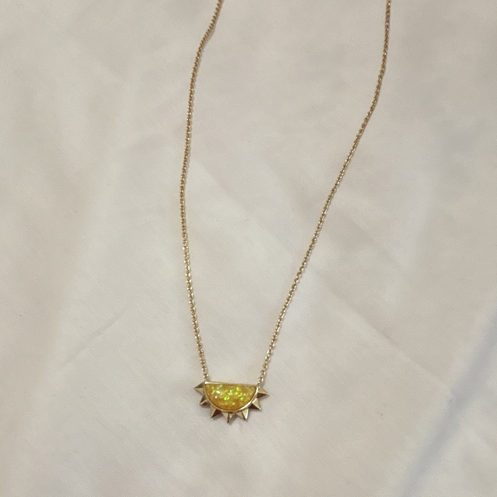 Kendra Scott Samantha Sun Gold Short Pendant Necklace