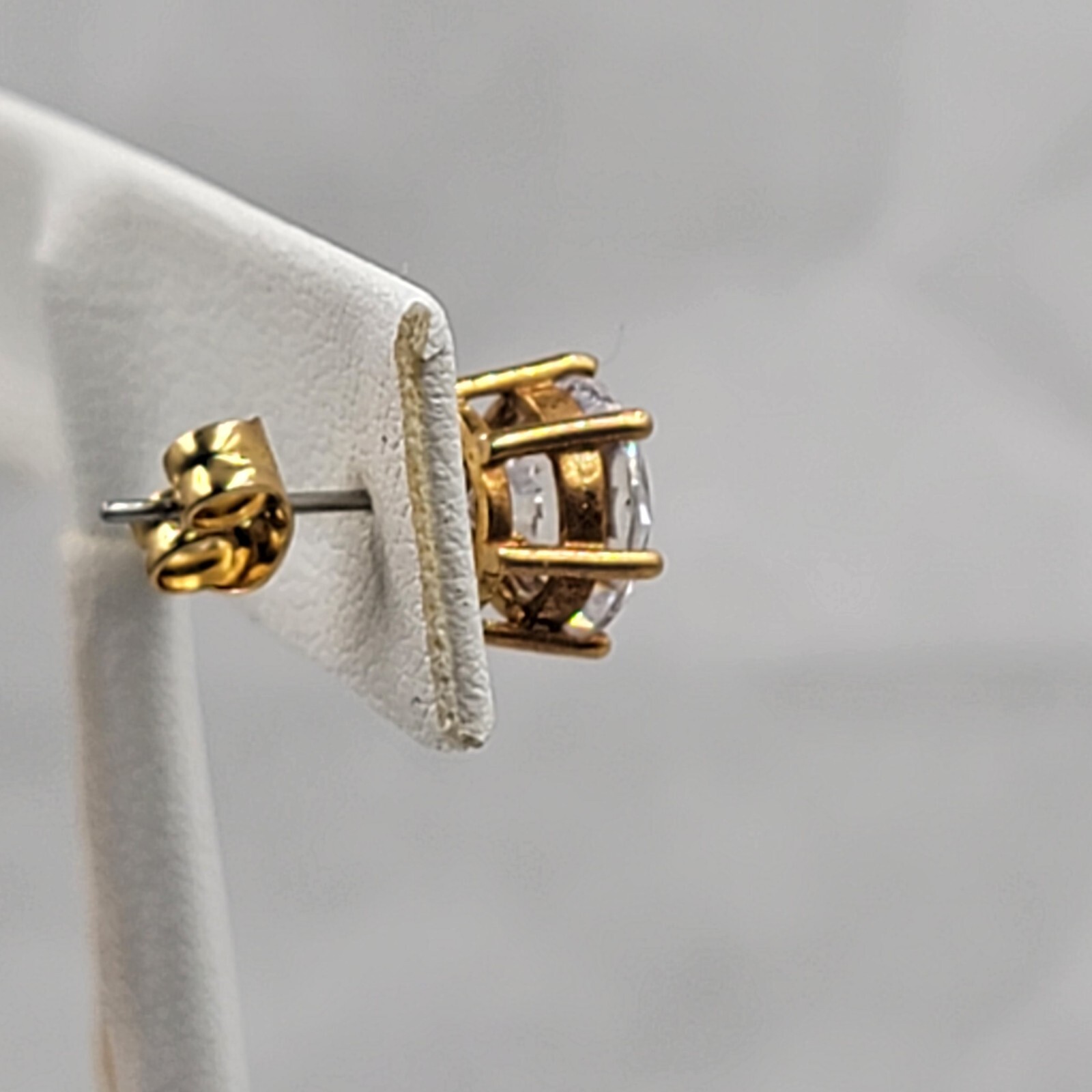Cubic Zerconia Earrings Studs Gold Tone Solitaire