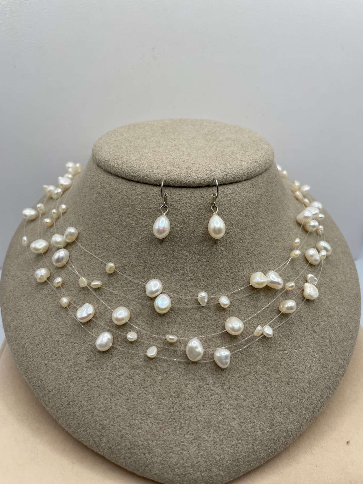 VTG Baroque Pearl Multi-strand floating Pearl necklace 18″ dangle wire earrings