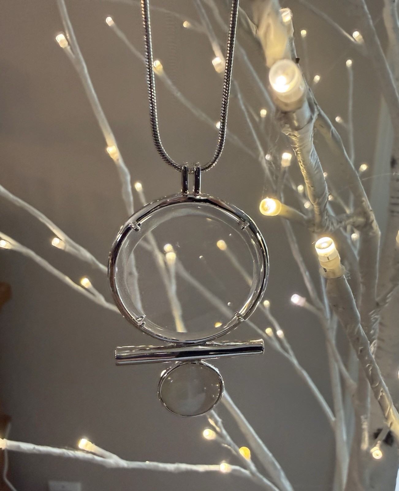 Moderne Monocle Luna Magnifier Pendant Necklace 30″+2″