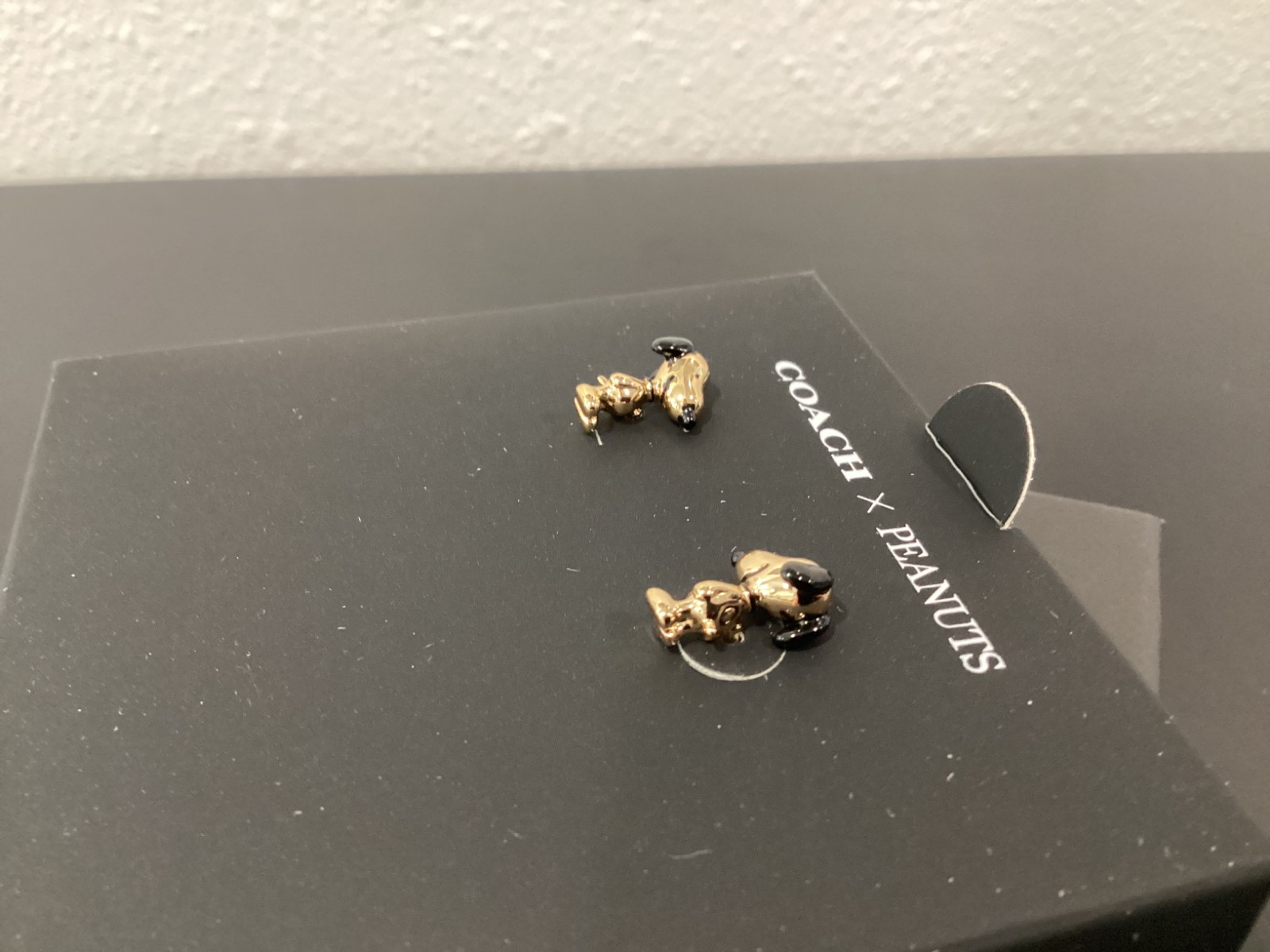 Coach x Peanuts Snoopy Stud CCA49 Earrings 0.25″ x 0.75″ 75th Anniversary Gold