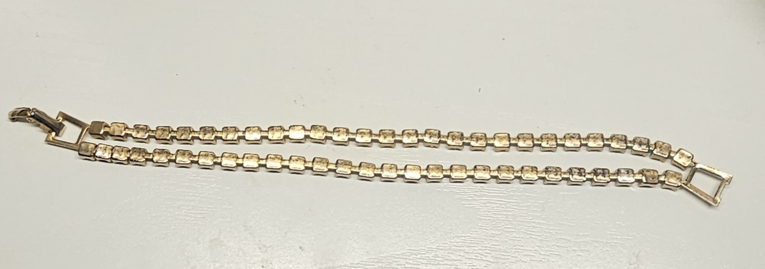 Blue Rhinestone Bracelet Gold Tone Fold Over Clasp Size 6 1/2″