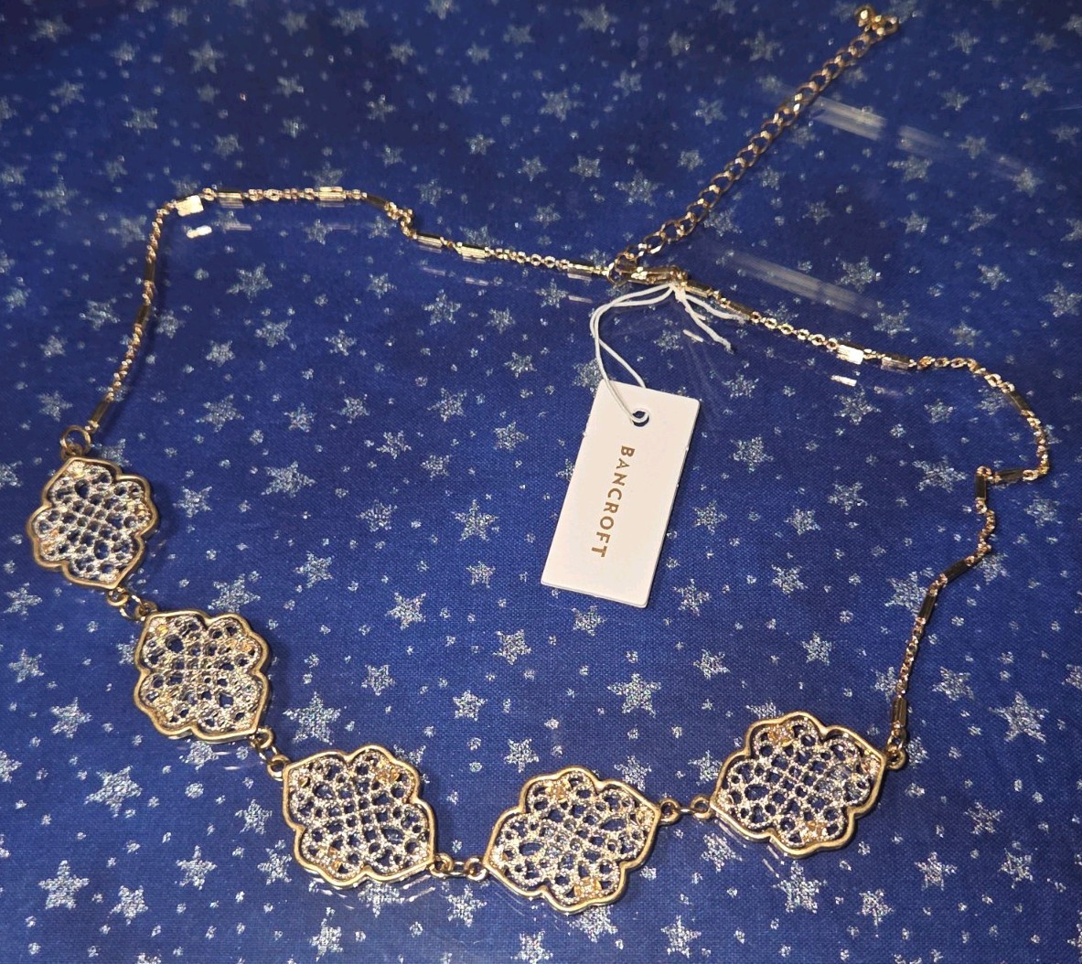 NWT Bancroft Gold And Silver Tone Filigree Medallion 18″ Adjustable Necklace