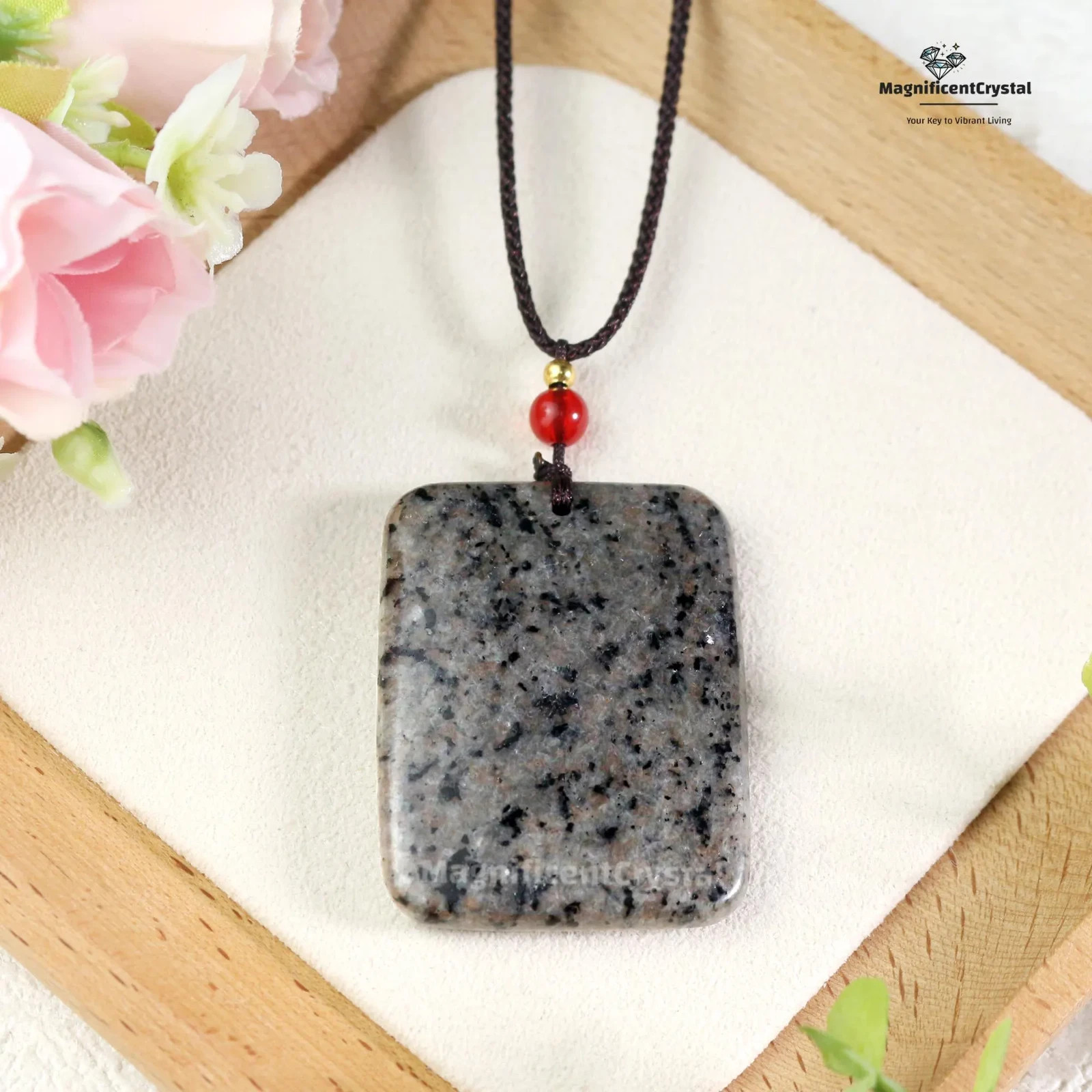 Genuine UV Glowing Yooperlite Necklace Fluorescent Sodalite Crystal Pendant