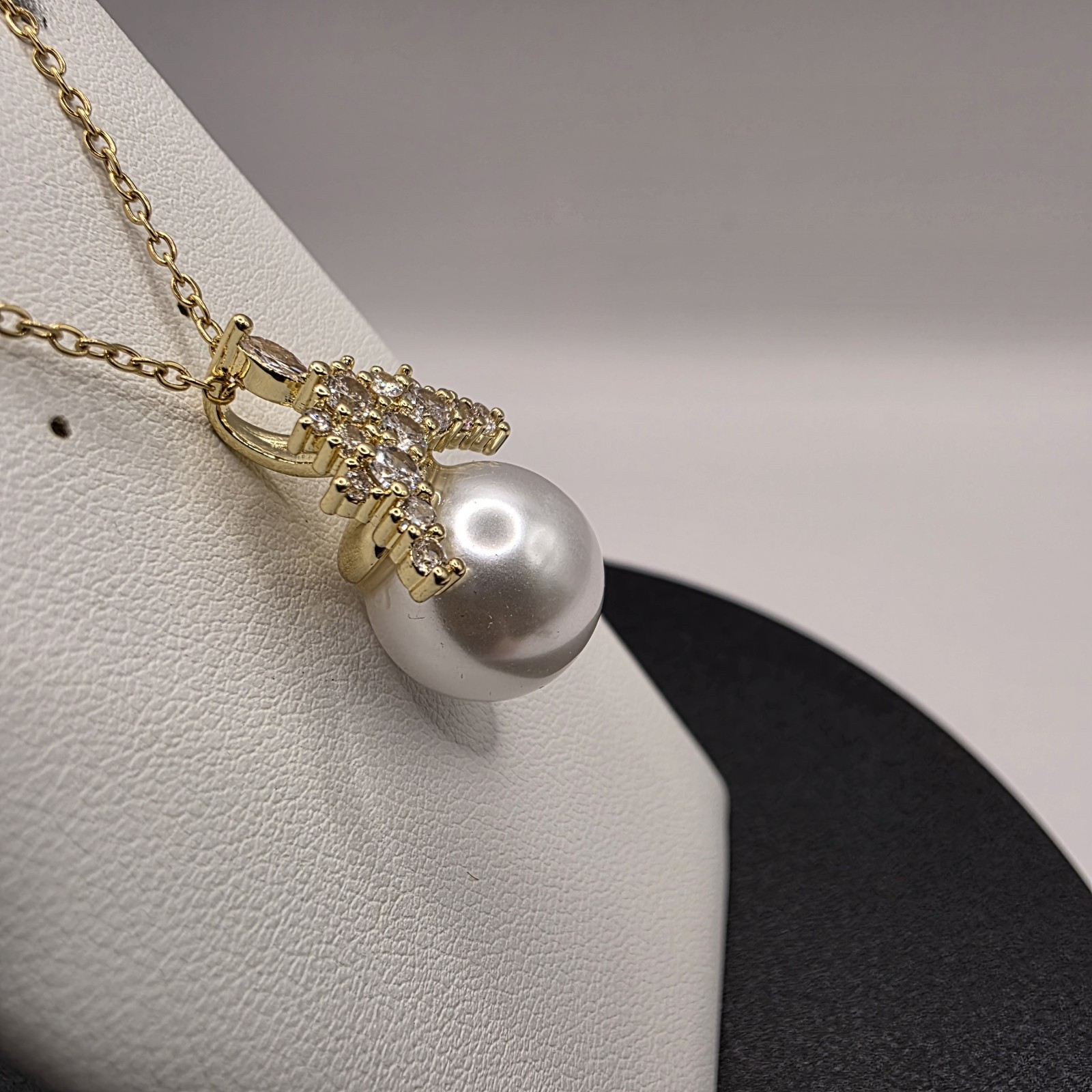 Stainless Steel Copper Plated 16″Necklace w/26mm Cz & Pearl Pendant