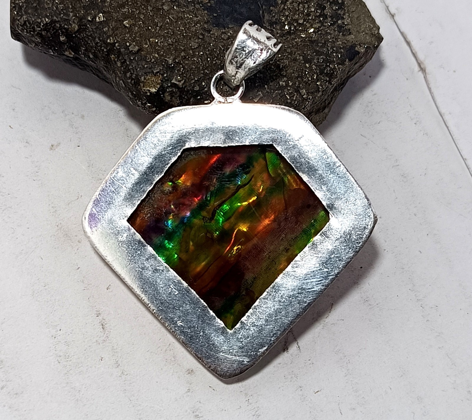 107.50 Ct Natural Ammolite 925 Solid Silver Rainbow PENDANT Certified Gemstone