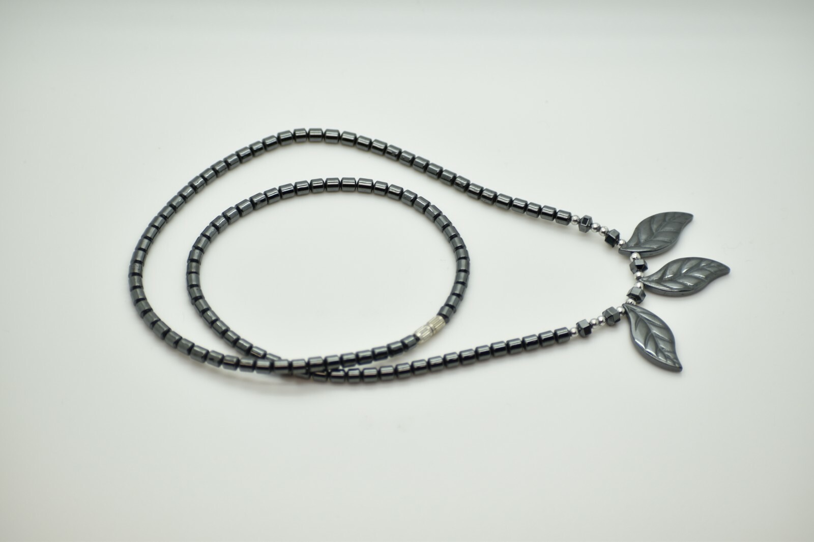 23 1/2″ Black Hematite 3 Three Leaf Fashion Statement Necklace