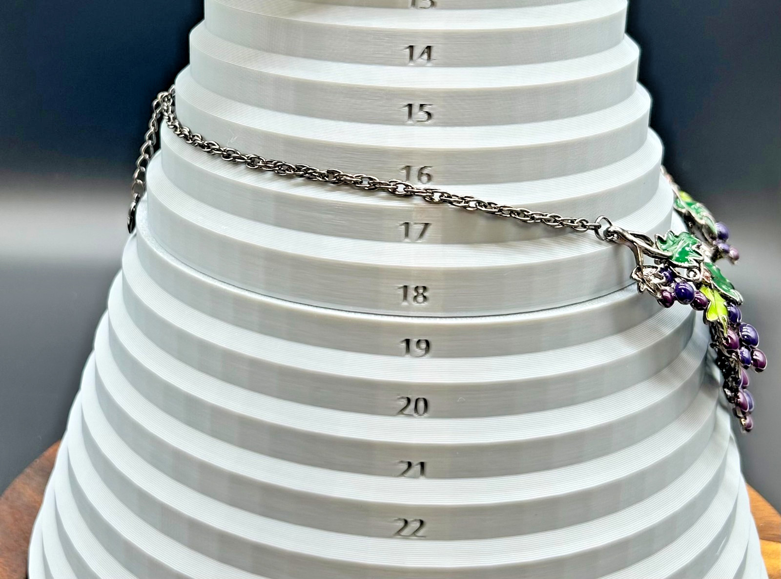 Betsey Johnson Grape Cluster Purple Enamel Bib Statement Necklace NWT MINT 18 in
