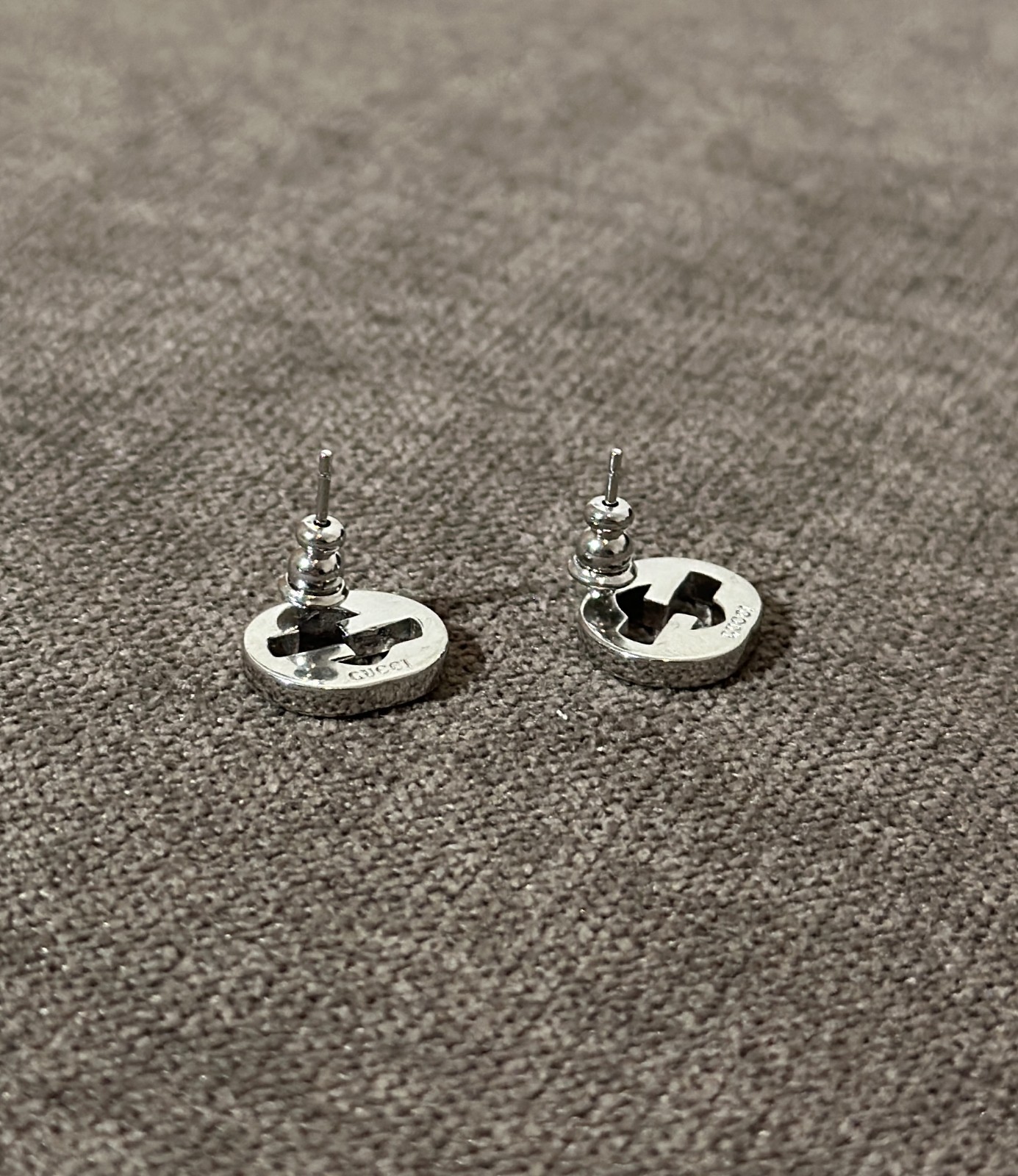 Gucci Interlocking GG Stud Silver Tone Earrings Logo Minimalist