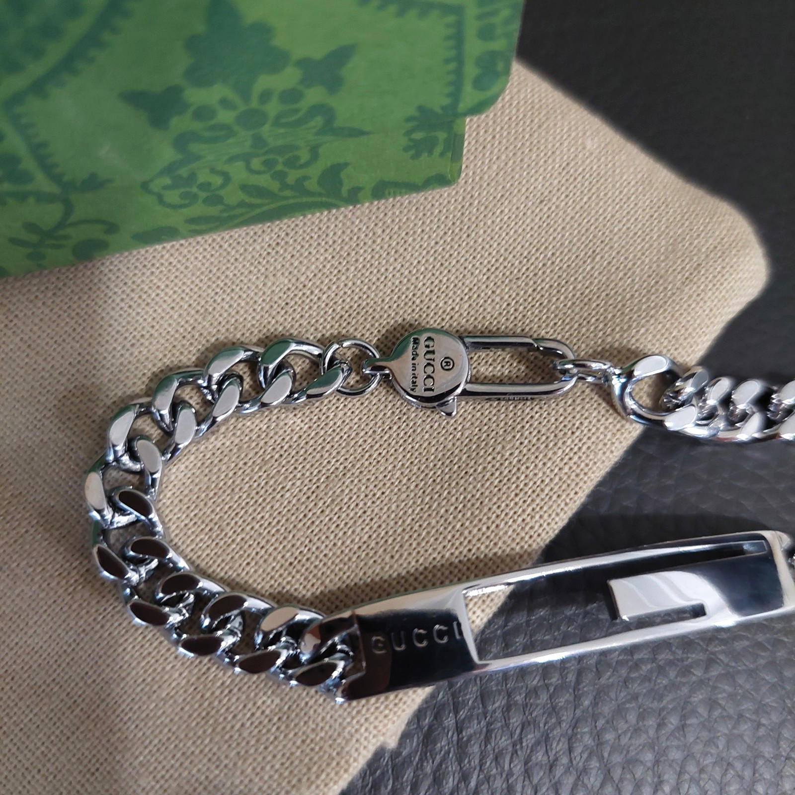 Gucci Silver Cutout G Chain Bracelet 7.5″