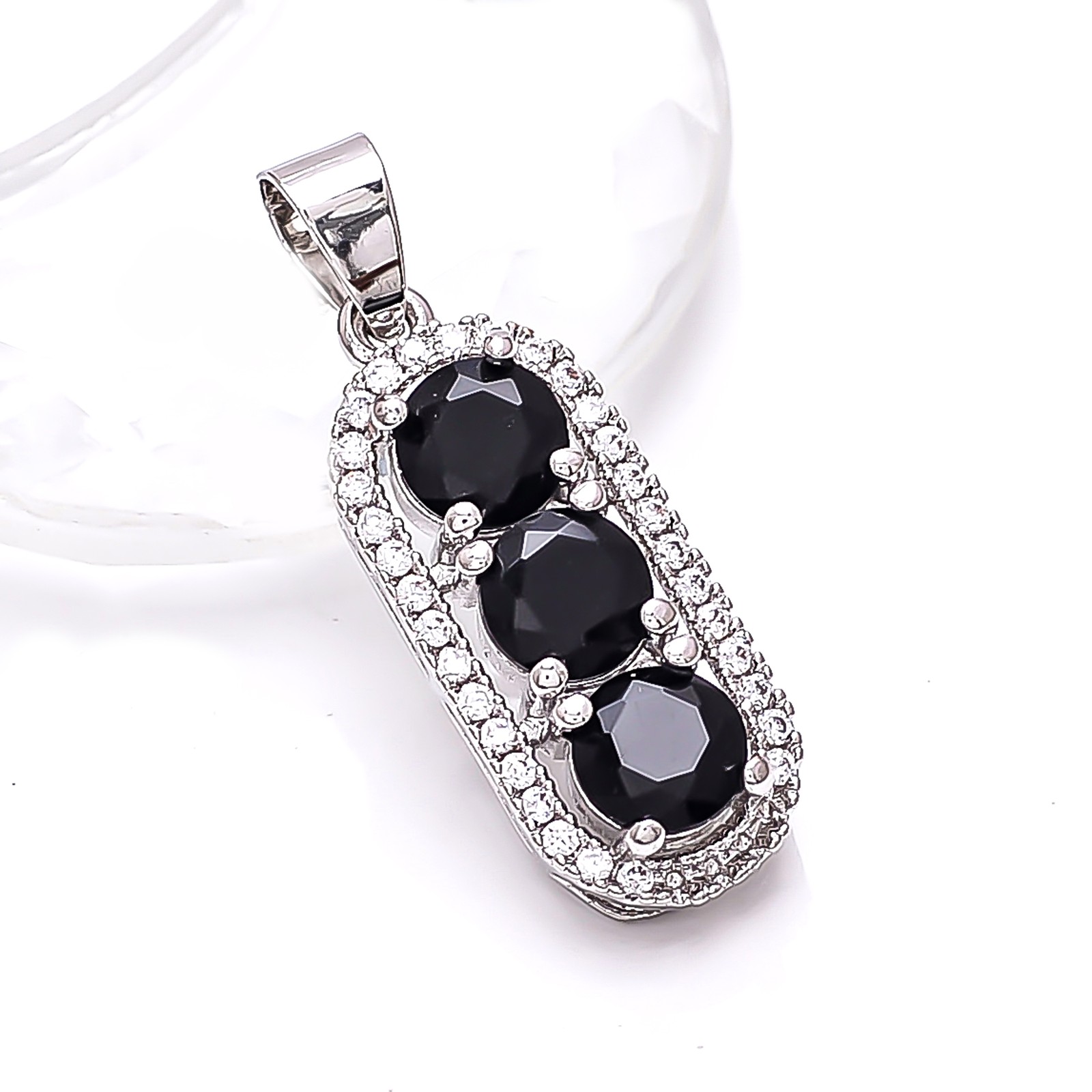 Black Onyx & Cubic Zirconia Gemstone 925 Sterling Silver Pendant 1.10″ P79318