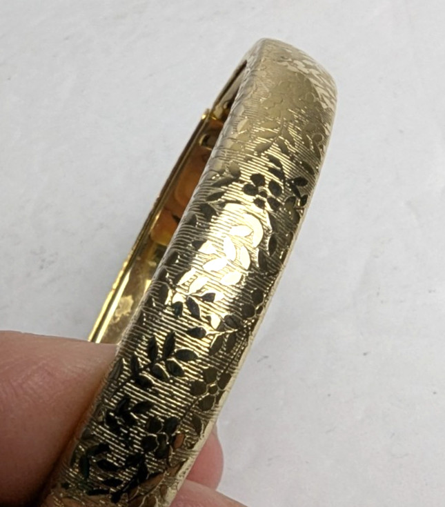 Vintage Gold Plated Hinged Floral Engraved Bangle Bracelet Excellent Condition