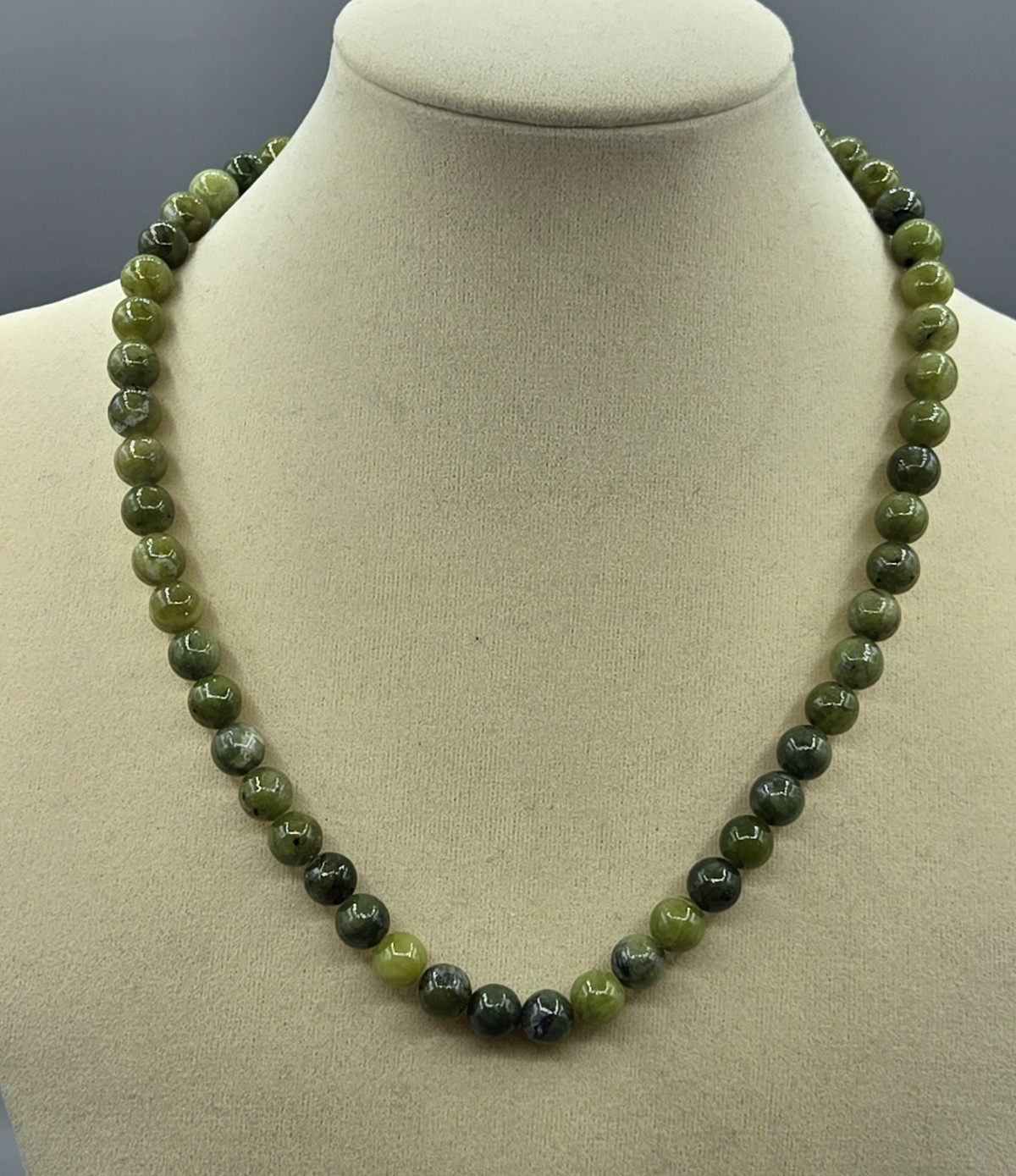 Green Marble 17″ Beaded Necklace w/925 Clasp & ~7.5″ Stretch Bracelet 58 grams