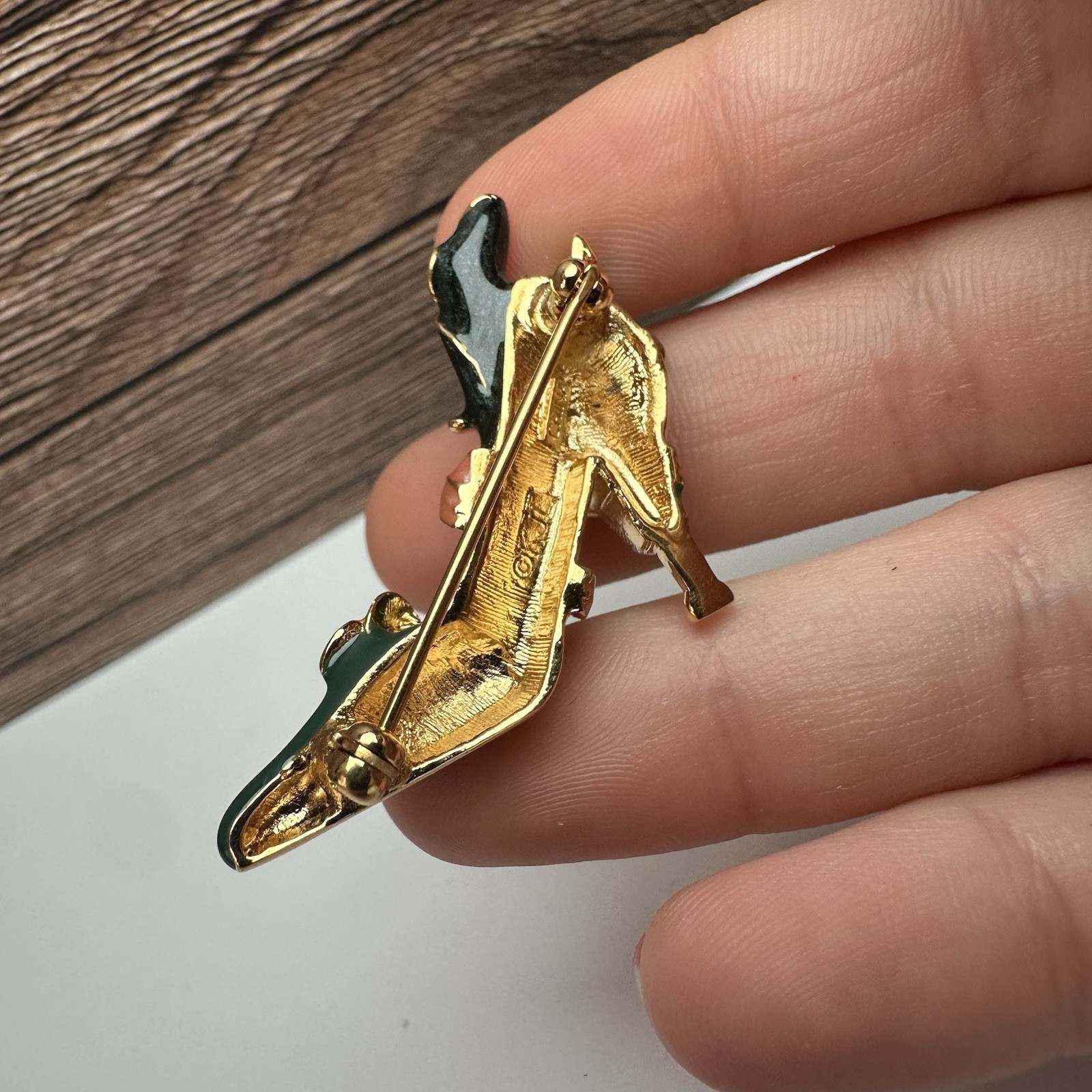 Kenneth Jay Lane KJL Green Enamel High Heel Shoe Brooch Pin