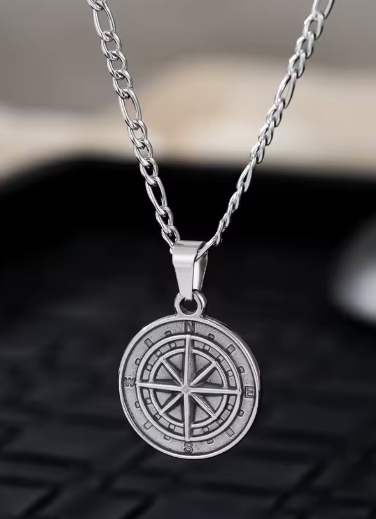 Stainless Steel Compass Pendant with 45 cm figaro plus 5 cm extender chain
