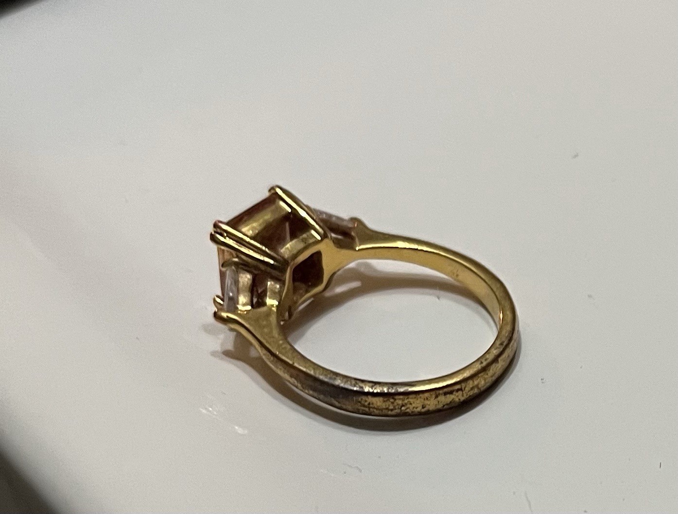 Gold Tone Metal Band Ring Size 7 Square Center Stone with Side Stones Pre-Owned