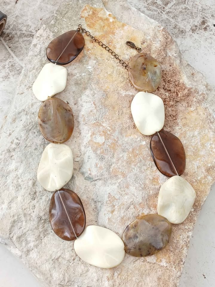 VintageNecklace Brown Cream Large Marbled Acrylic Chunky Statement 17″