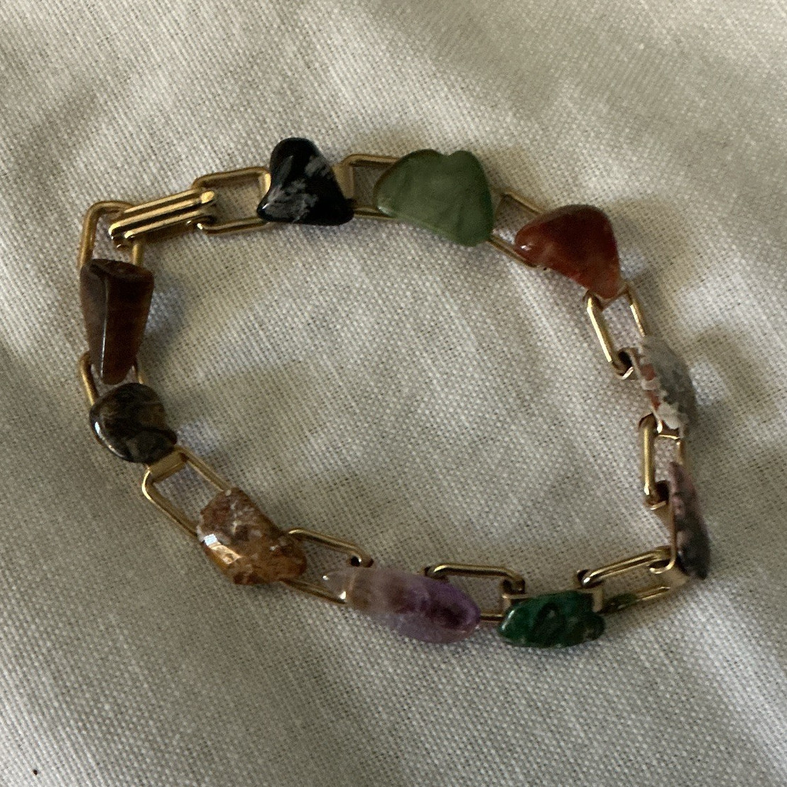 Gold Tone Bar Link Chain Bracelet Multicolor Chip Stone Beads Spring Ring