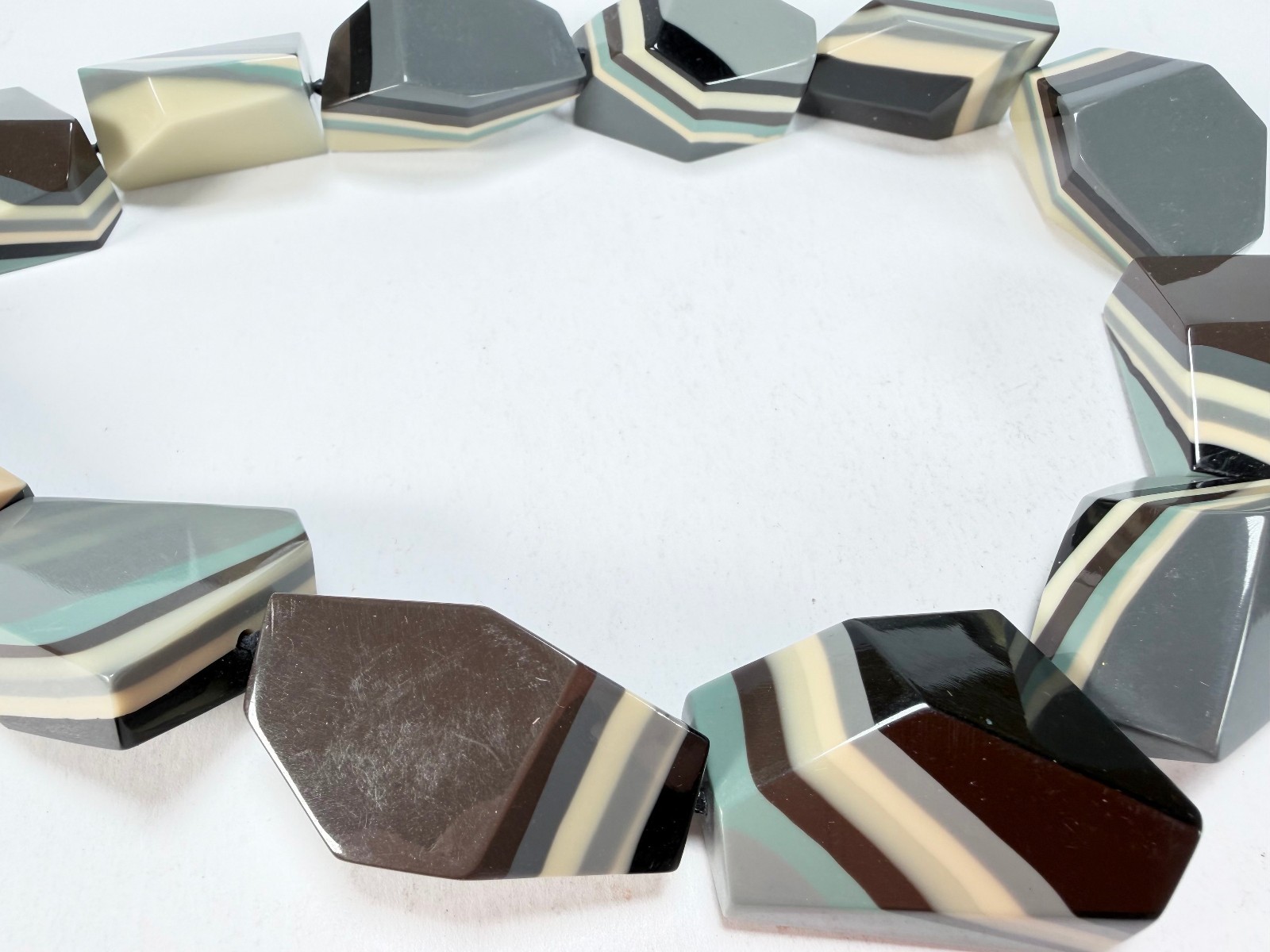 Marion Godart – Fragmental “Bord Dentelé” Neutral Mix Resin Necklace
