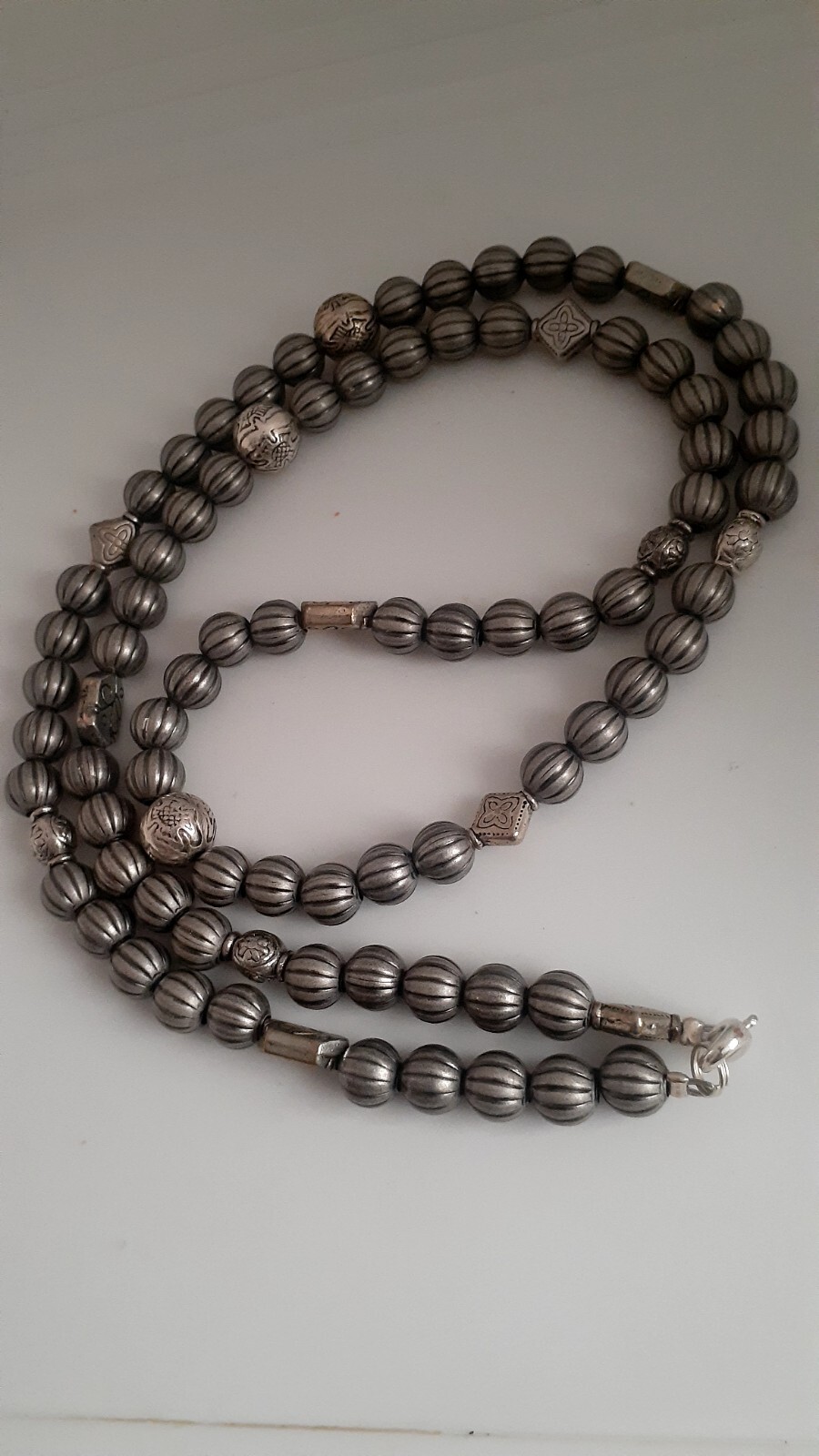 Silvertone Matte finish Bead Necklace. Unisex. 28 In