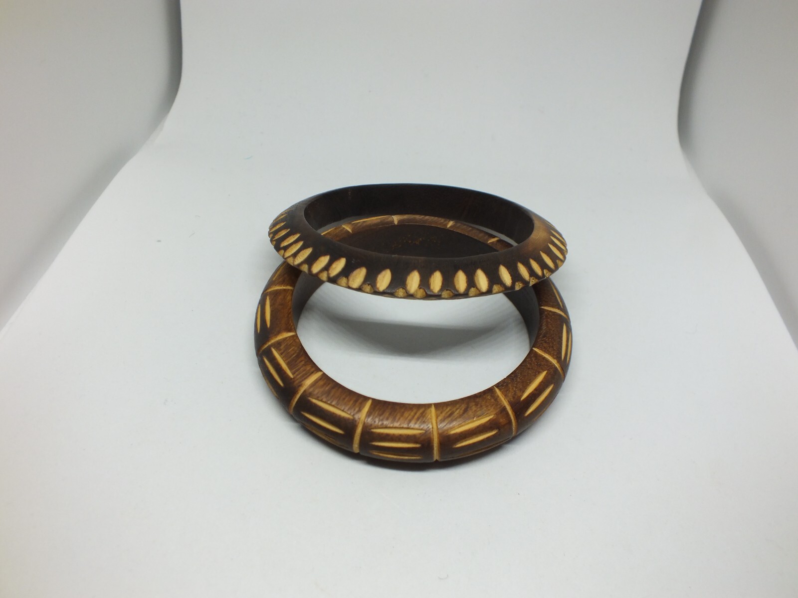 Beautiful Bangle Bracelet Set 2 Carved Wood 1/2″ Wide x 2 5/8″ Across ID