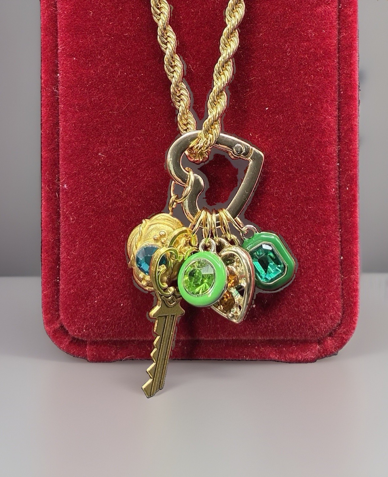 Heart & Key Charms On Carabiner – Rope Chain Necklace – Vintage Estate Jewelry
