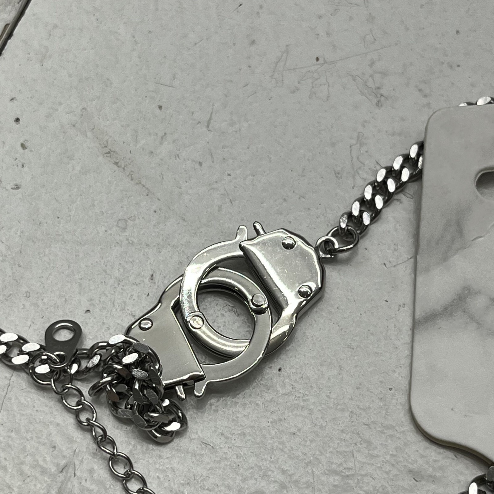 Silver Tone Handcuff Chain-Link Lobster Clasp 16In Chocker Necklace NEW
