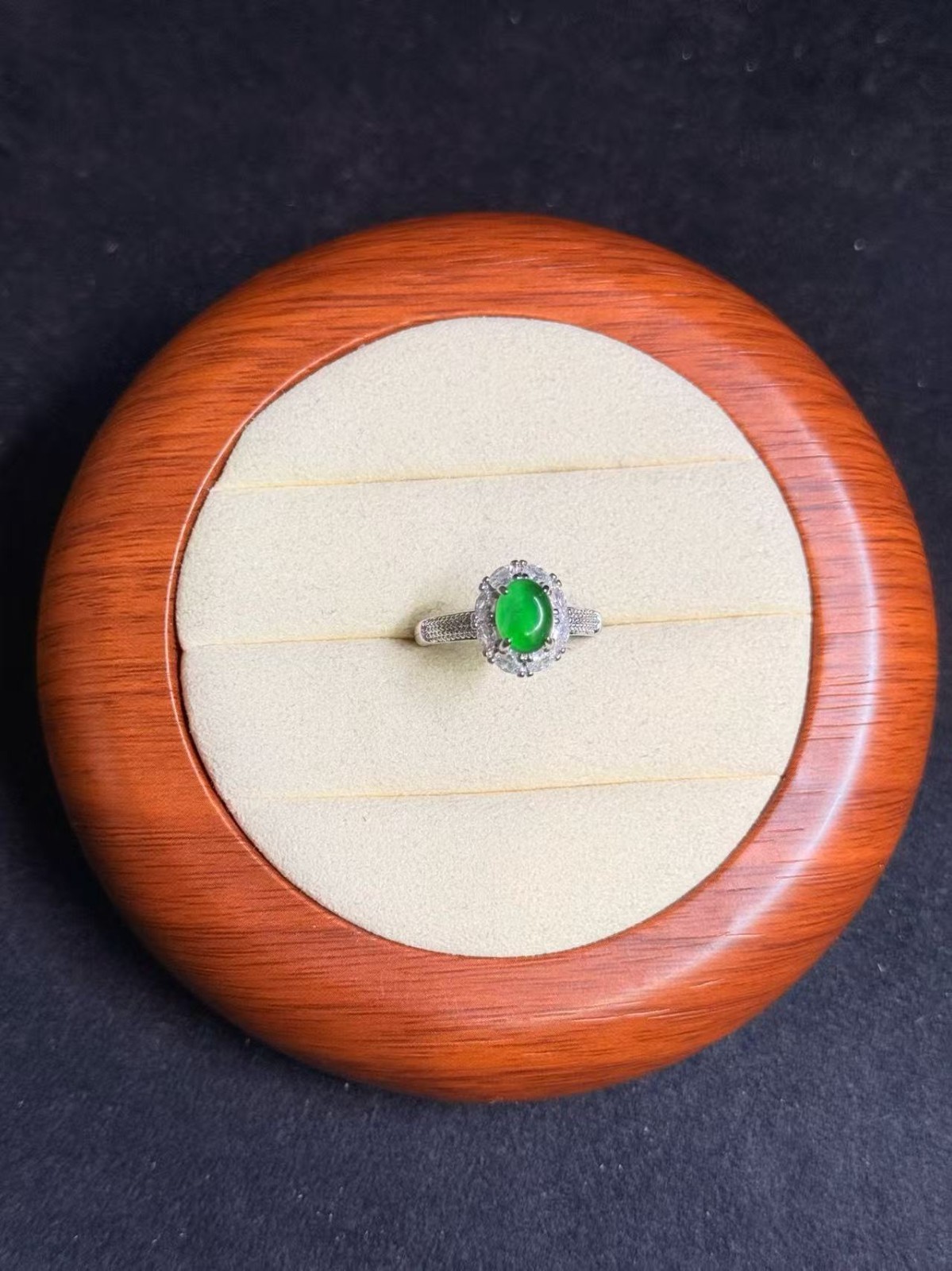 Beautiful Natural green jadeite ring