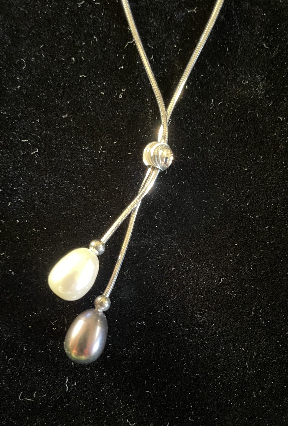 NWOT Sterling Lariat Y White Gray Pearl Necklace 20 Inches