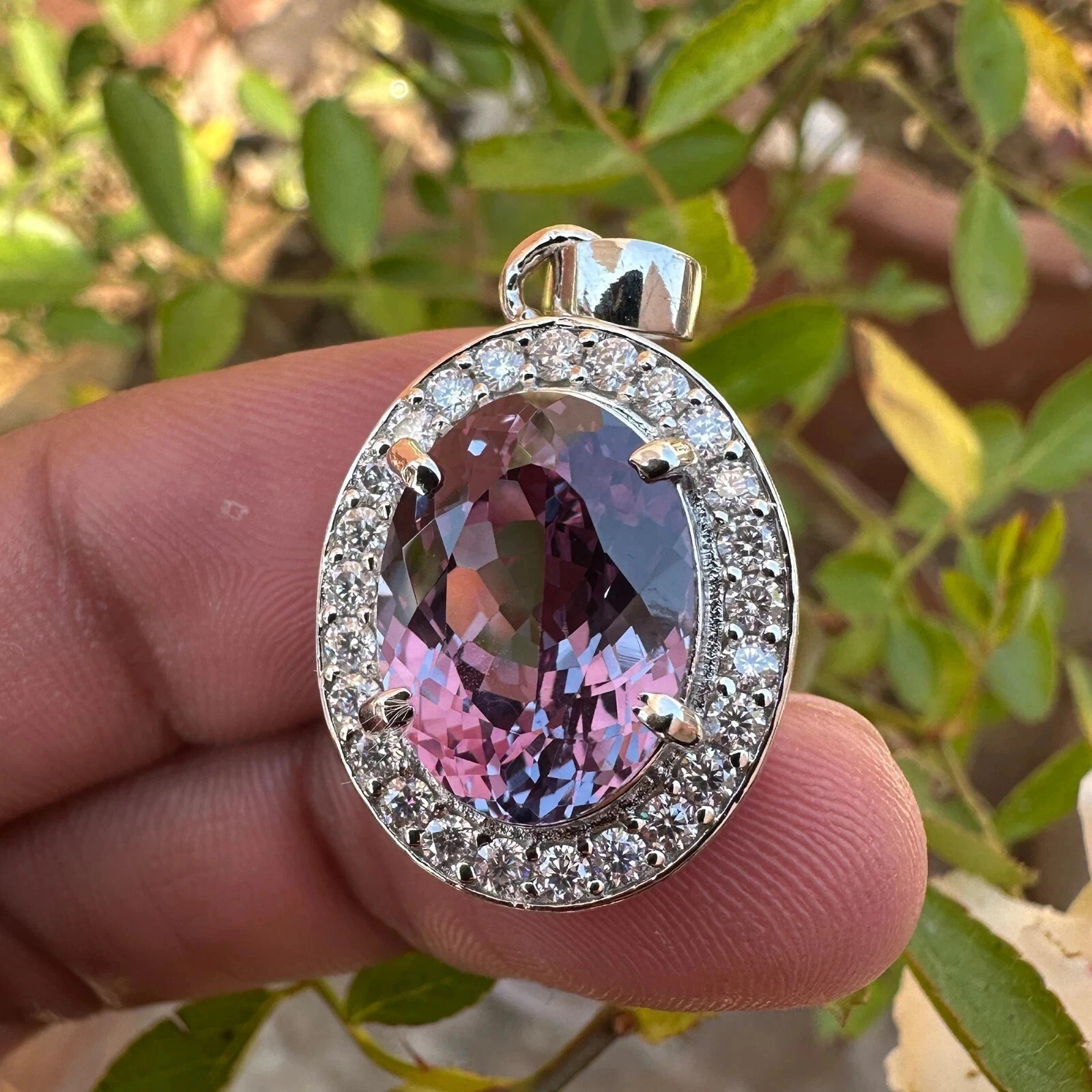 23 Ct Natural Alexandrite Pendant – Certified Color-Change Gem in Silver 925