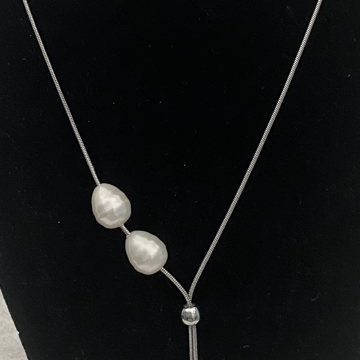 Chico’s Necklace Zipper Pull Silver Tone White Faux Water Pearls Snake Chain