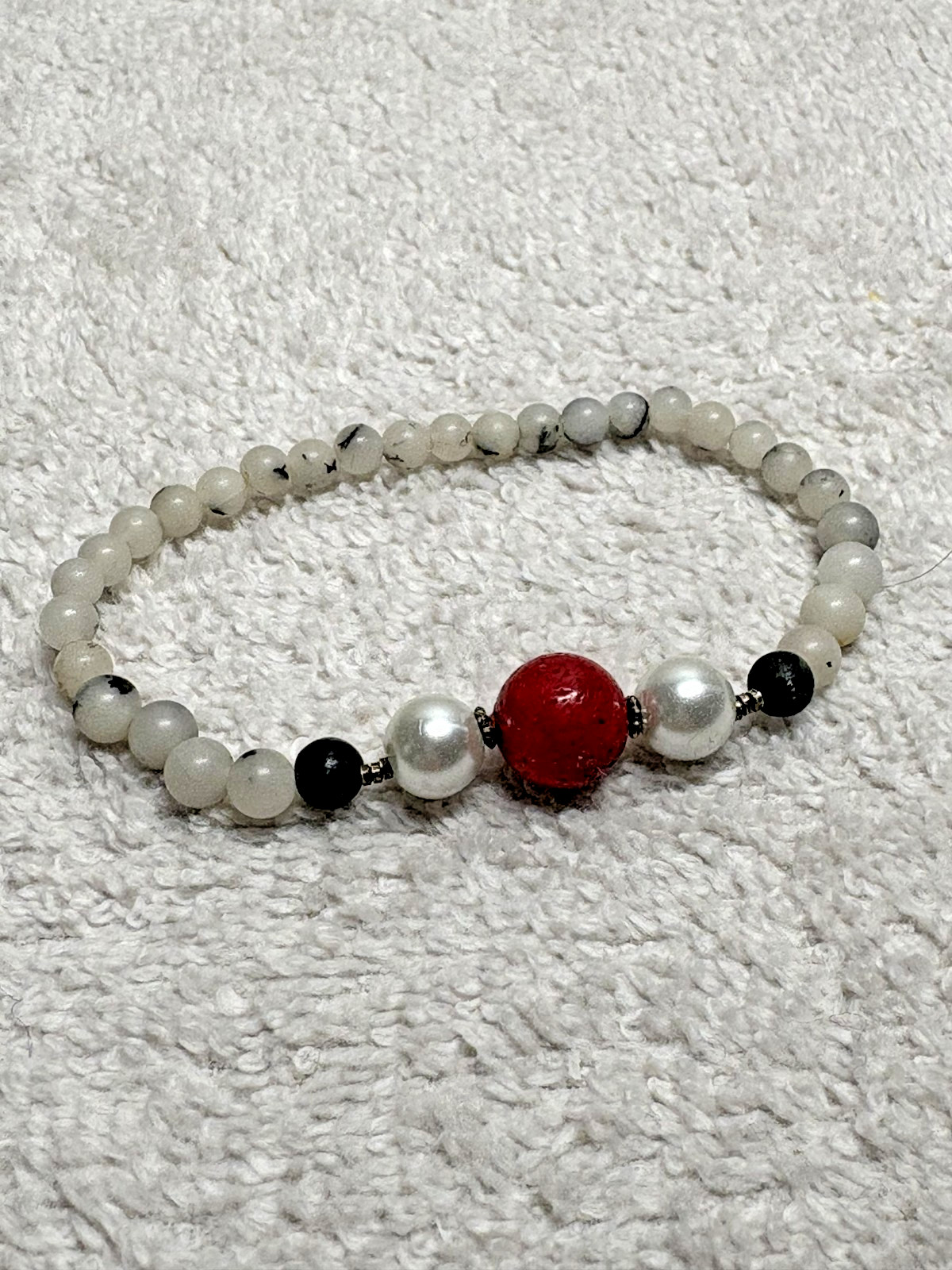 Red Agate Quartz & Howlite Stretch Bracelet; Black, Red & White