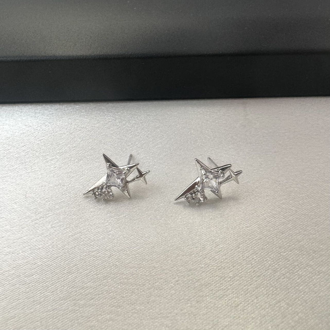 CZ Cubic Zirconia Star Stud Earrings for Men Women Hip Hop Unisex Style