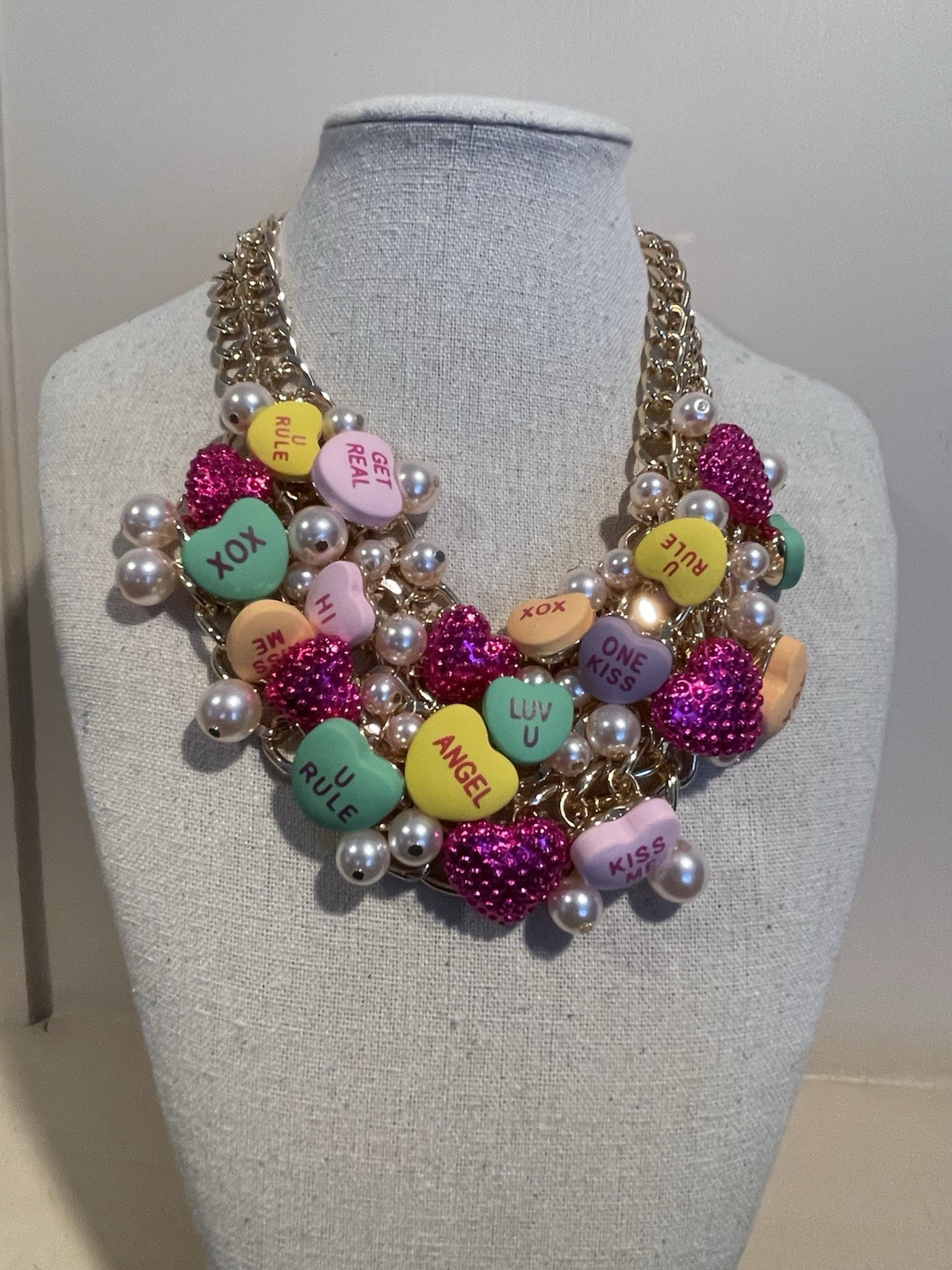 BETSEY JOHNSON Think Pink Candy Pearl Conversation Valentine Love Kiss Necklace
