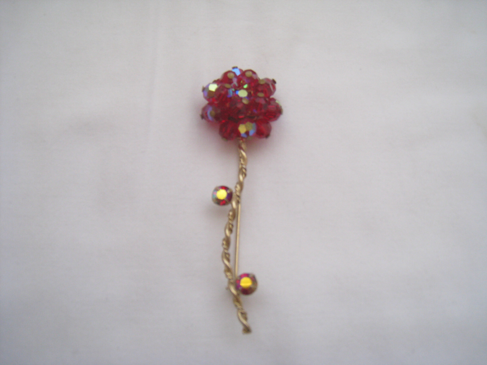 UNUSUAL 1ST ½ 20TH C. POMEGRANATE RED AURORA BOREALIS FLOWER BROOCH CLUSTER BRIL