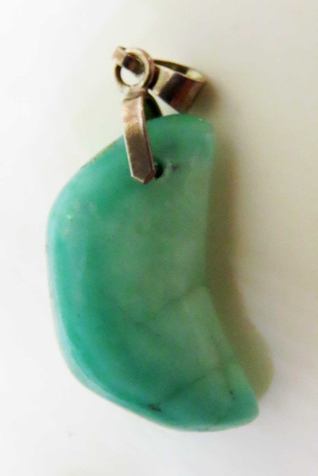 Half moon colombian emerald Silver Pendant – natural, not treated stone
