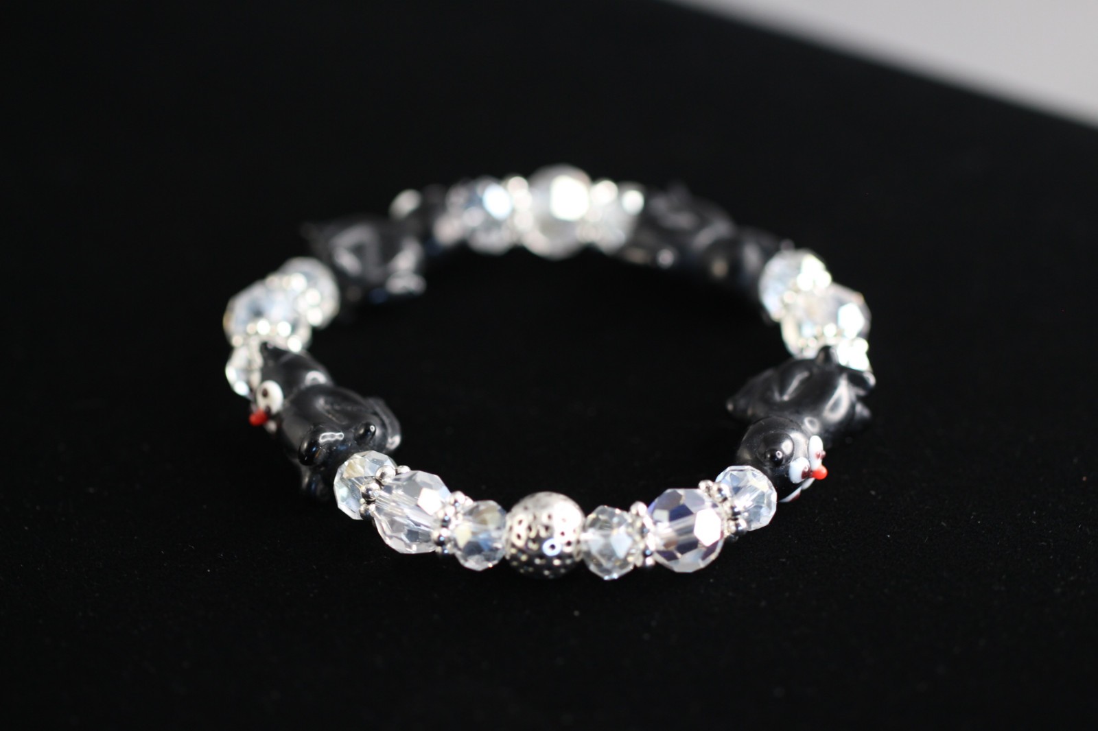 Black Friday Black Cat Lampwork Bracelet 7″ Elastic Glass Beads Crystal Felix