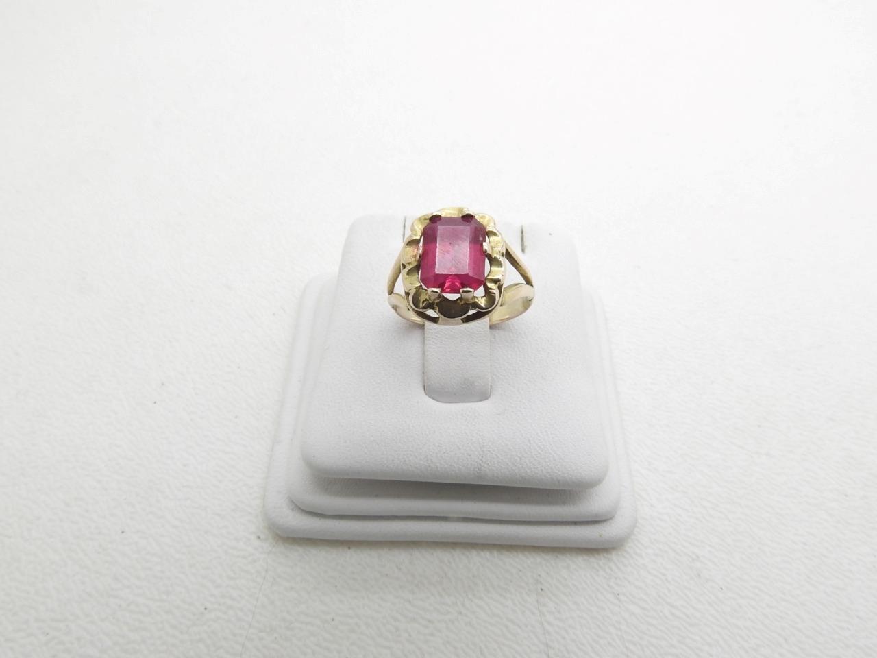 Ladies 10k Yellow Gold Synthetic Red Ruby Ring Emerald Cut 3.00 Carats Size 6.75