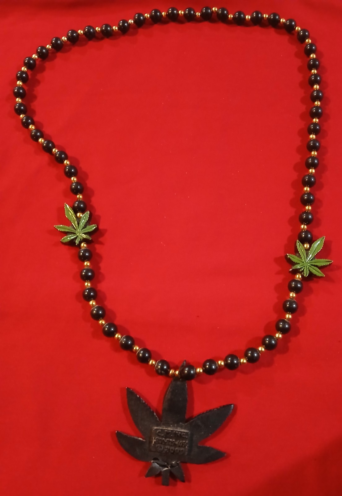 MARIJUANA LEAF BEAD NECKLACE☆C.M. INC. 2000☆USED IN EXCELLENT CONDITION