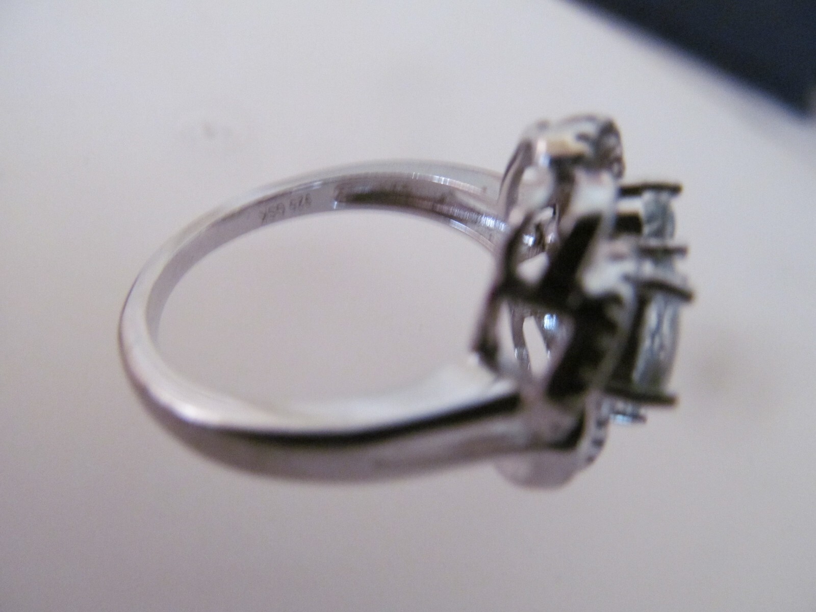 GEM STONE KING GSK STERLING SILVER LAB AQUAMARINE CLEAR STONE RING SIZE 7 IN BOX
