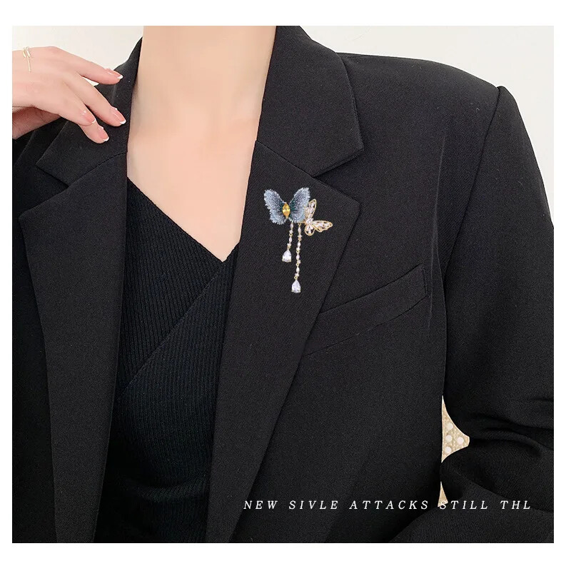 Elegant Embroidered Fabric Zircon Fringe Butterfly Brooch Fashion Suit Pin