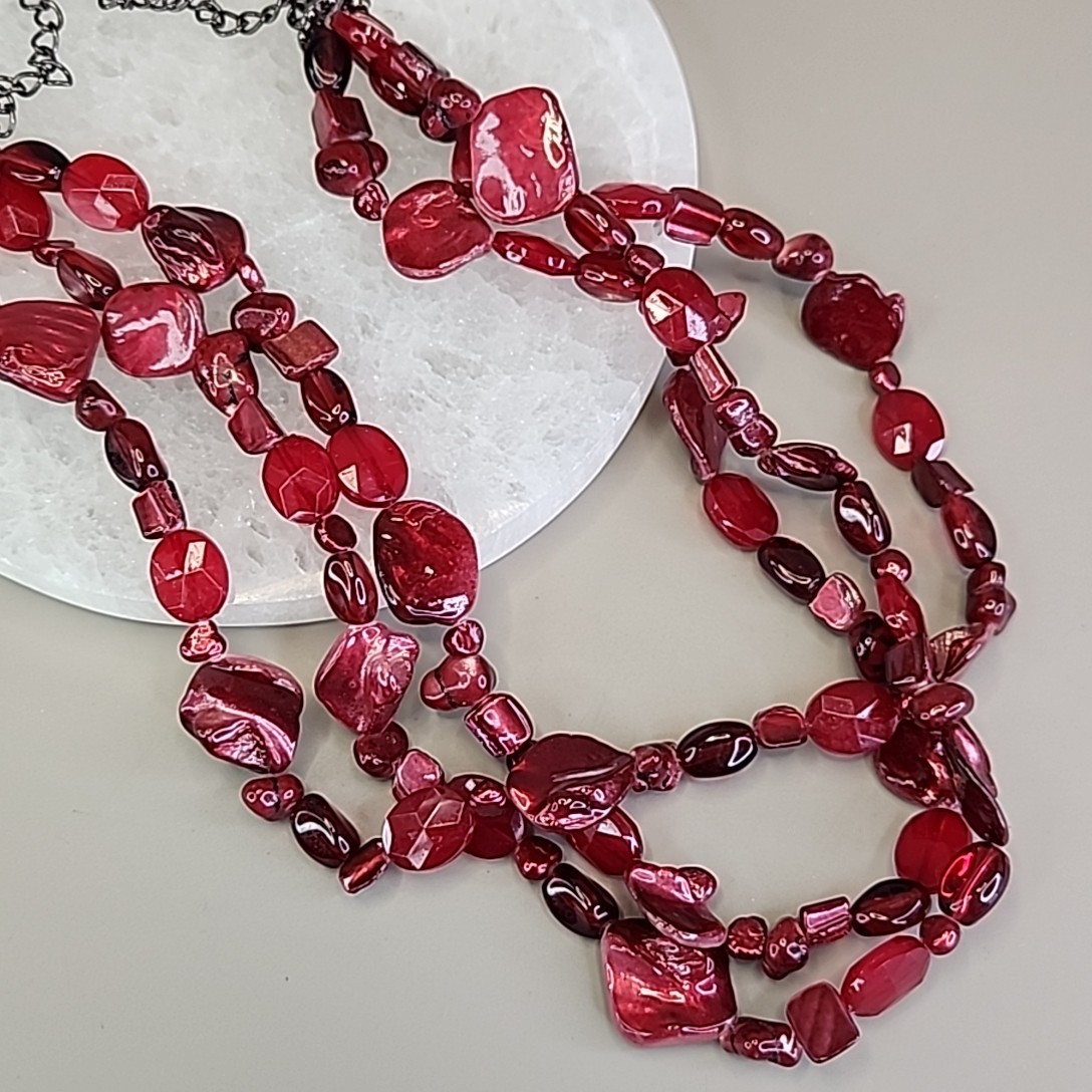 Shell Beaded Necklace Dyed Red Layered Antiqued Gunmetal Chain Glass 21″