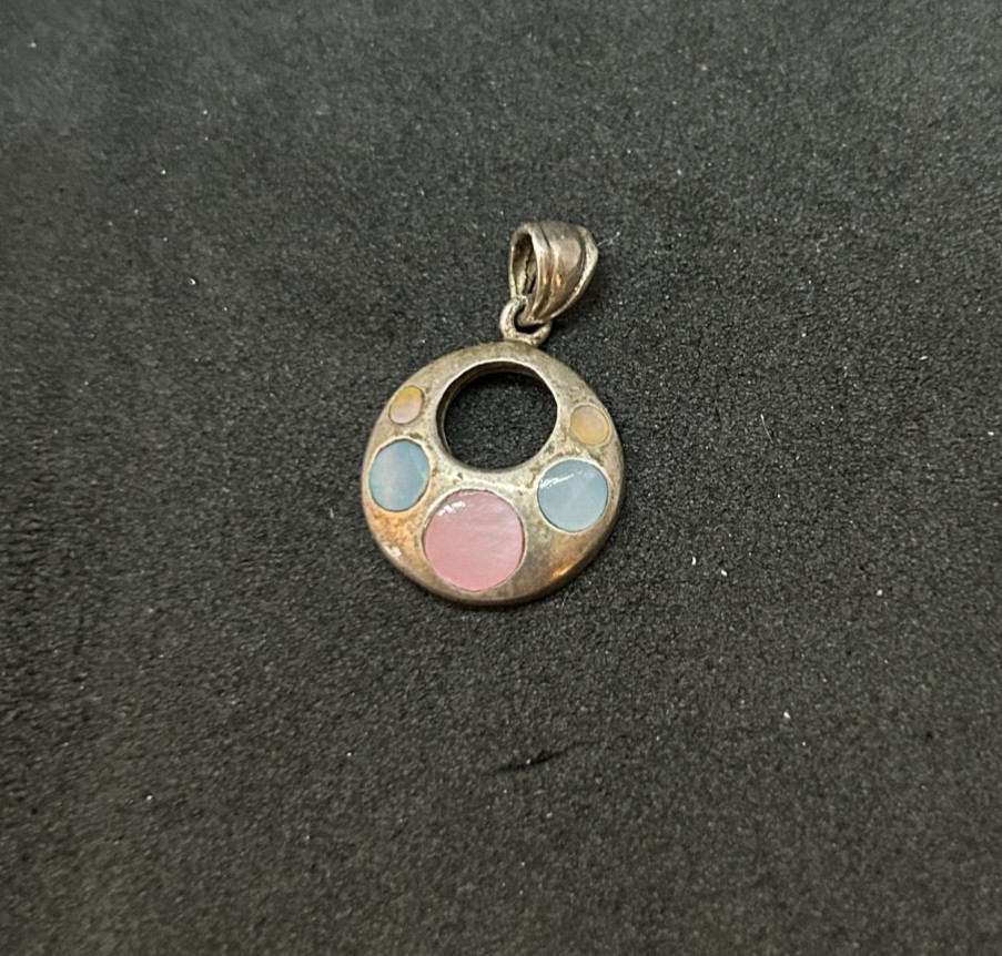 925 Sterling Mother of Pearl Multi Color Pendant 0.75in – 2.69g
