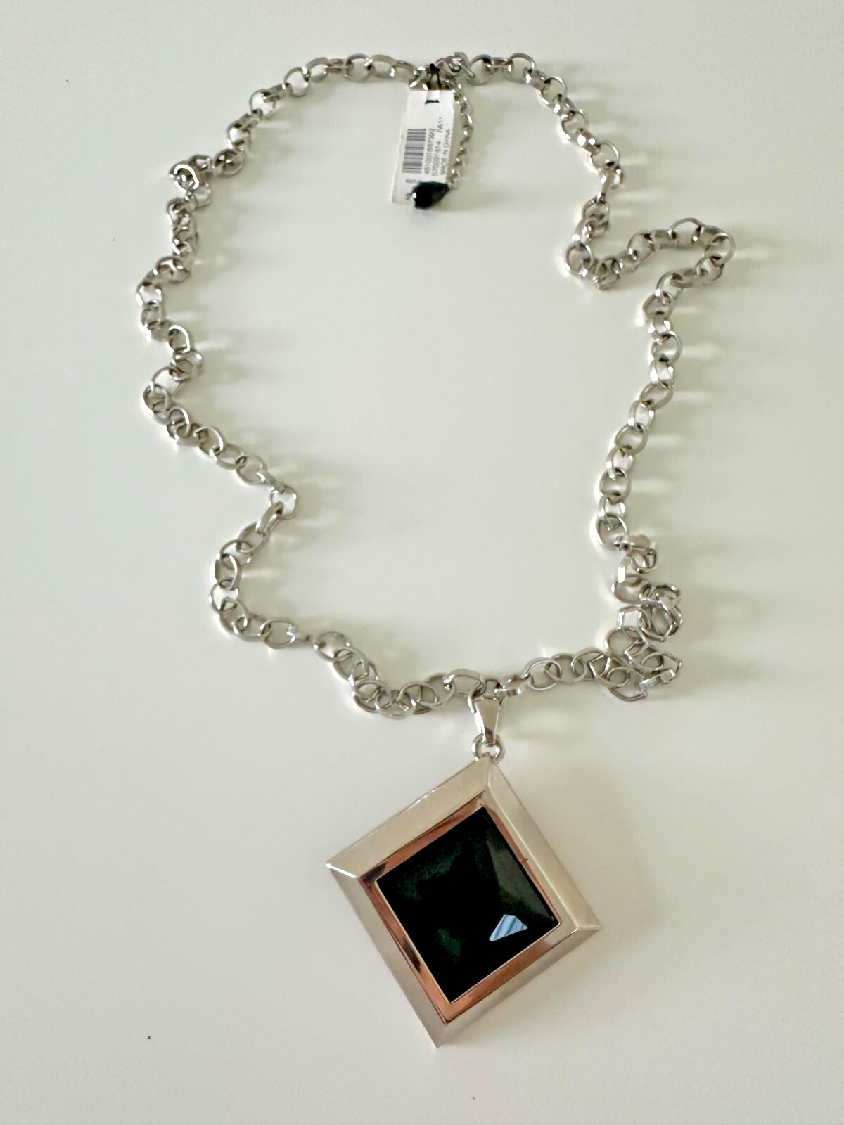 White House Black Market Necklace Black Pendant Silver Links Long 34-36″ tags