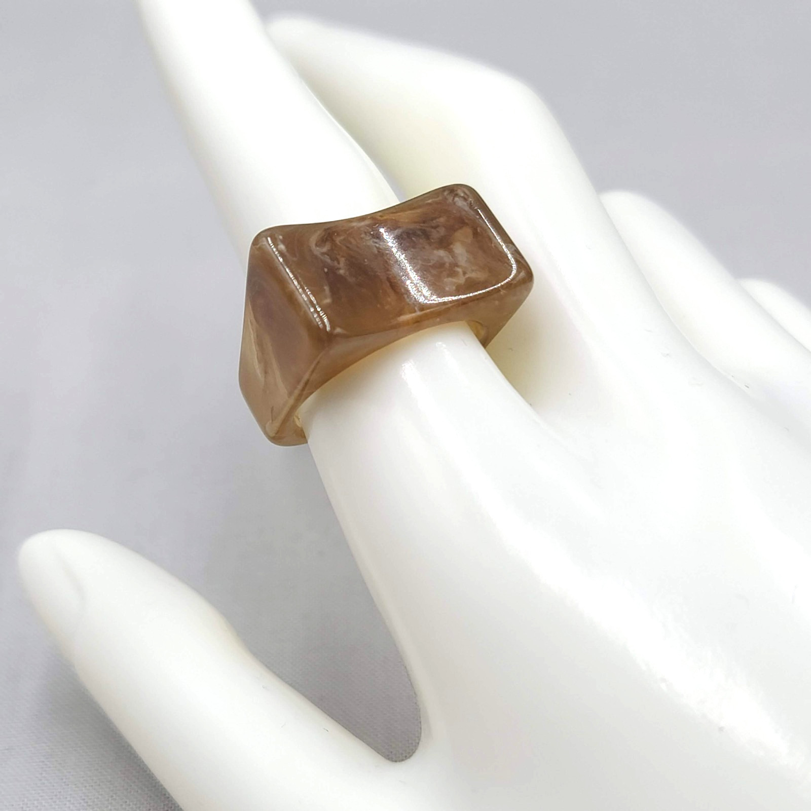 Translucent Marbled Brown Acrylic Resin Fashion Ring Sz 9.25