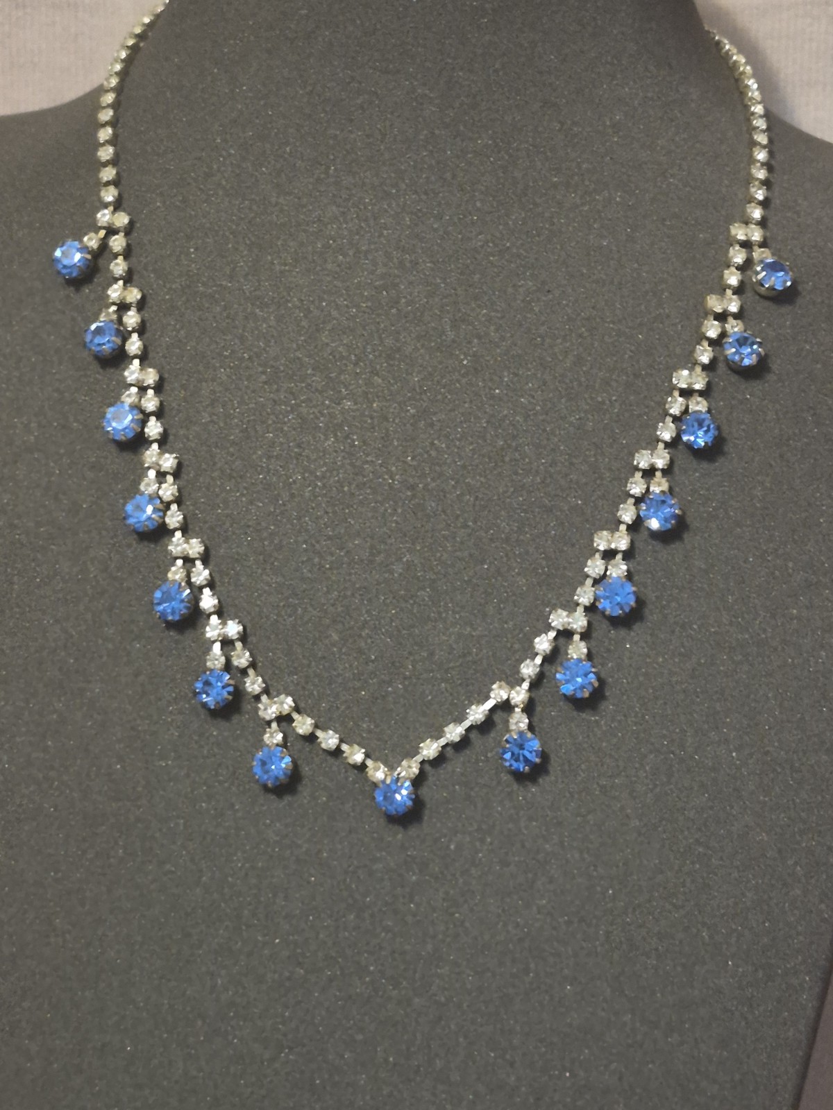 Silver Tone Cable Chain Diamond Shape Circle Blue Rhinestone 16 Inch Necklace