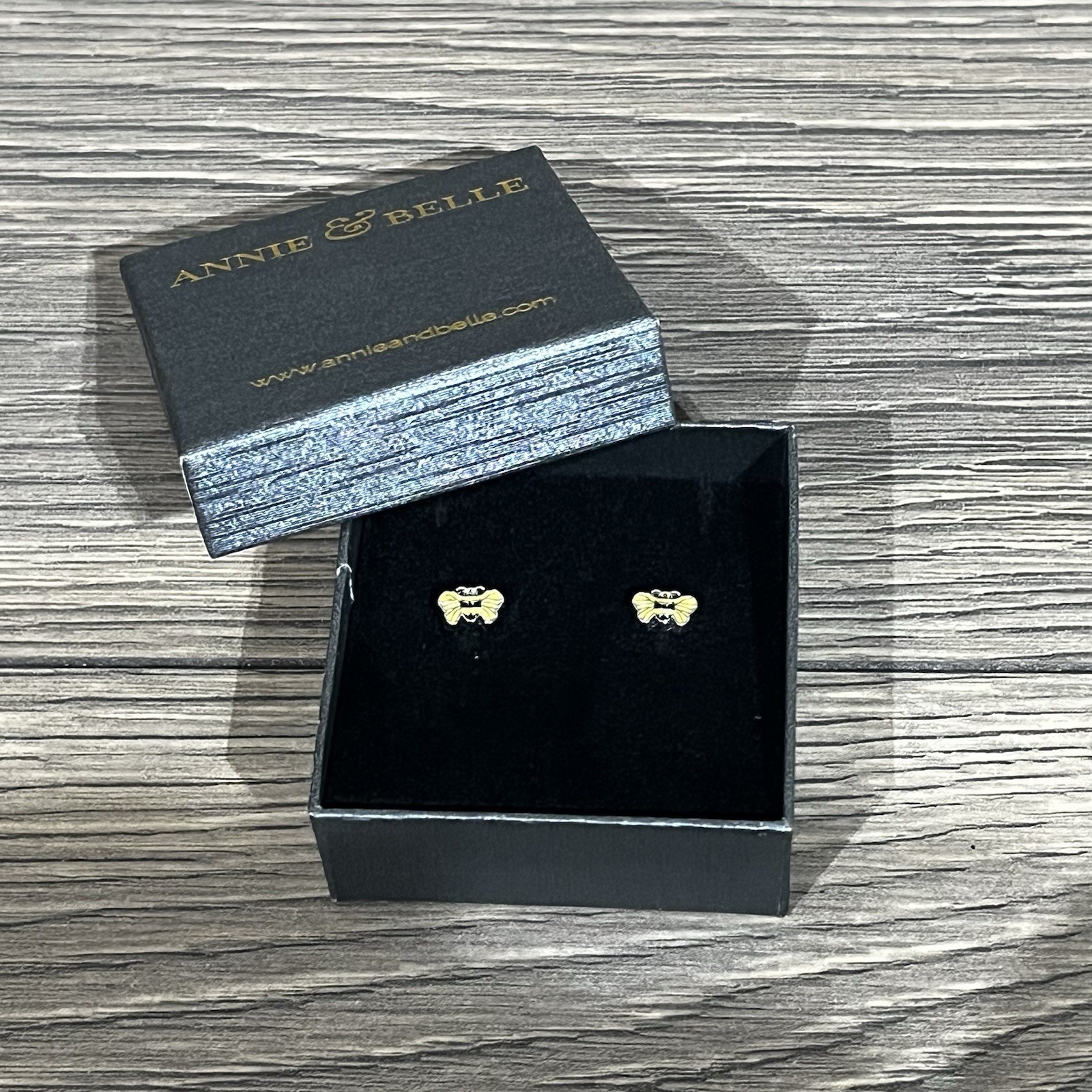 Annie & Belle Black And Yellow Dainty Bumblebee Stud Earrings New In Box!