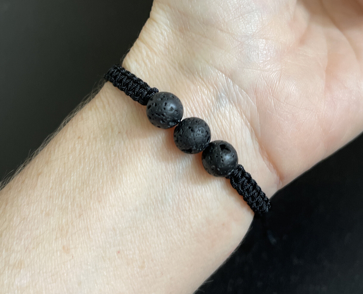 Pulsera Negra de Lava Obsidia Negra para la proteccion general de la vida