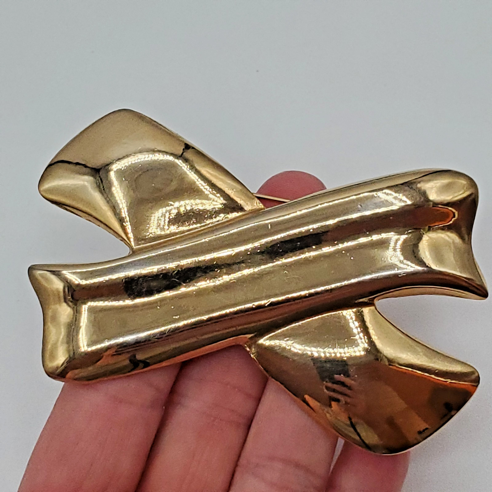 VTG Brooch 3.5in Polished Gold Tone Modernist Crossed X Ribbon Pin Estate FLAW